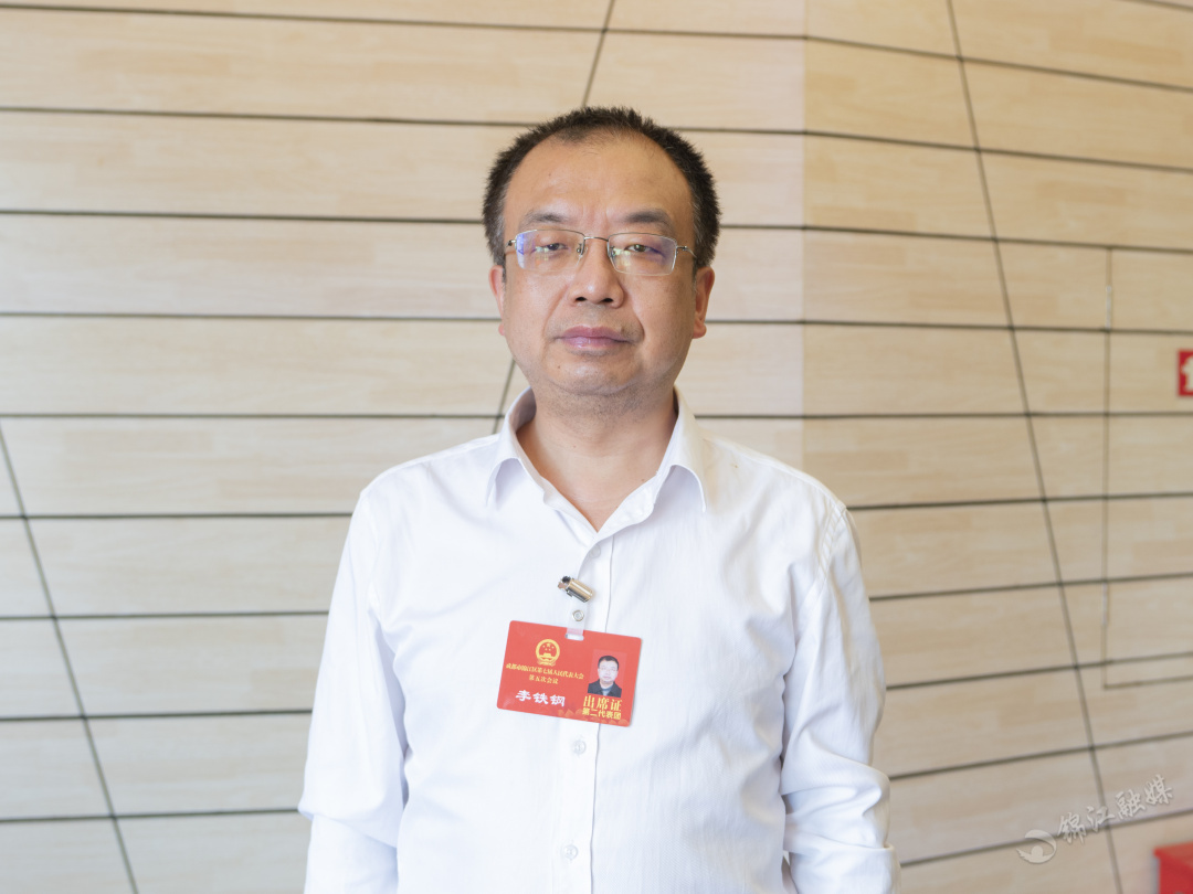 人大代表访谈:畅所欲言献良策 豪情满怀话发展